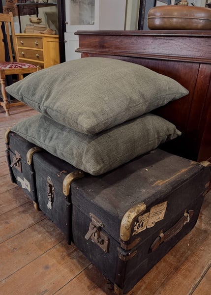 Scatter cushions