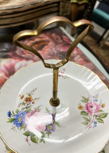 Cake stand