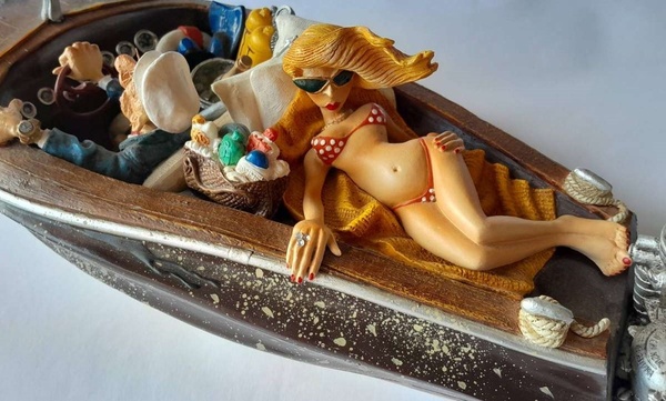 Guillermo Forchino 'The Playboy' Comic Art Sculpture. Signed and Numbered. Length: 35cm.