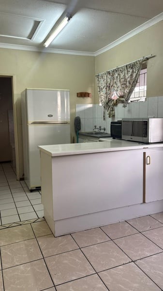 2 BEDROOM SHARING FLAT