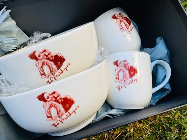 Portrait Set of 2 bowls and 2 coffee mugs