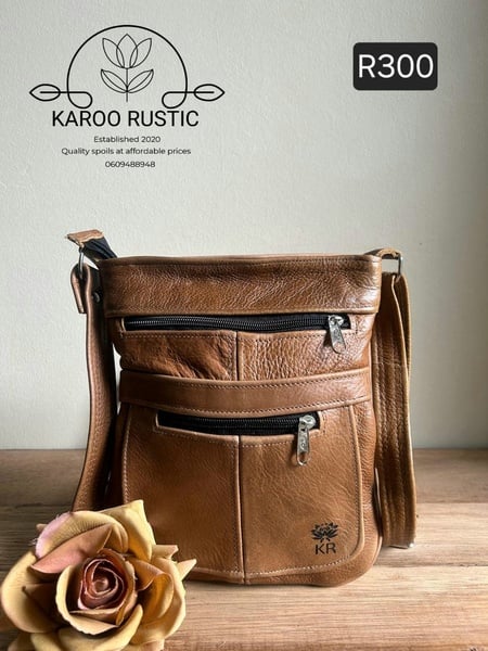 KR Classic Medium Sling Bag