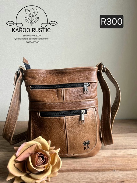 KR Classic Medium Sling Bag