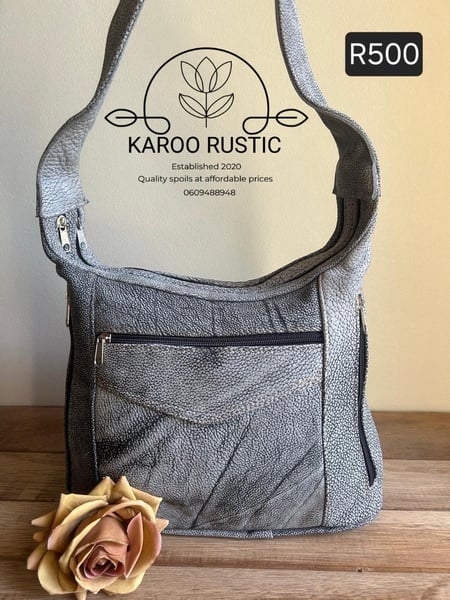 KR Classic Shoulder Handbag