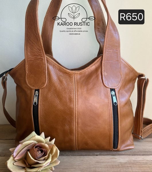 KR Classic Shoulder Bag