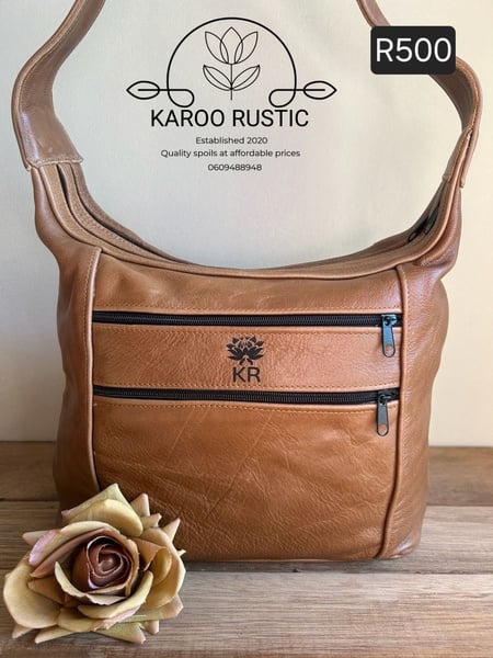KR Classic Shoulder Handbag