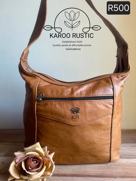 KR Classic Shoulder Handbag
