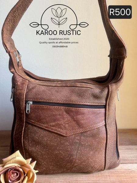 KR Classic Shoulder Handbag