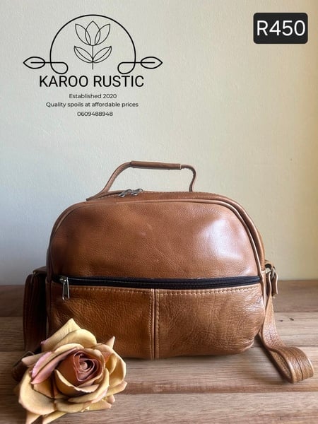 KR Classic Medium Sling Bag