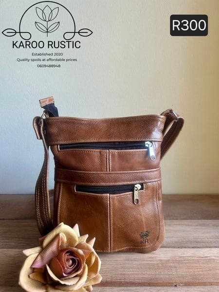 KR Classic Medium Sling Bag