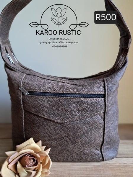 KR Classic Shoulder Handbag