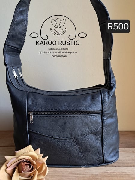 KR Classic Shoulder Handbag
