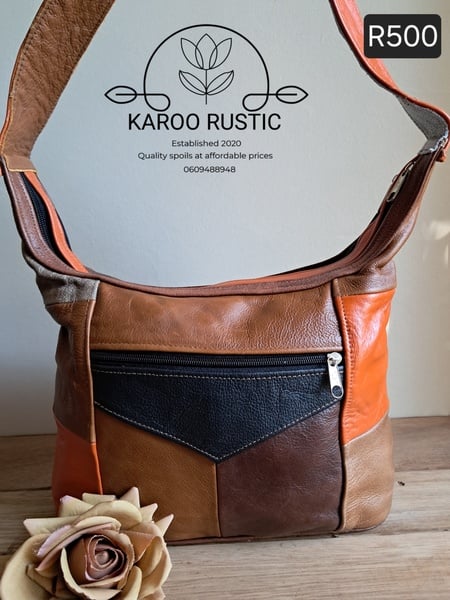 KR Classic Shoulder Handbag