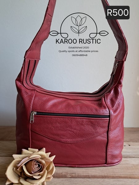 KR Classic Shoulder Handbag