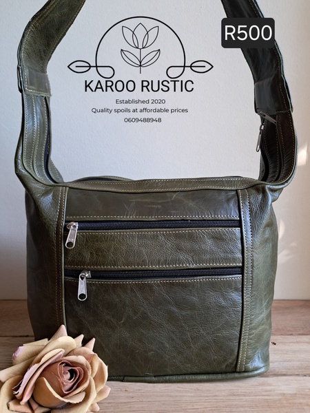 KR Classic Shoulder Handbag