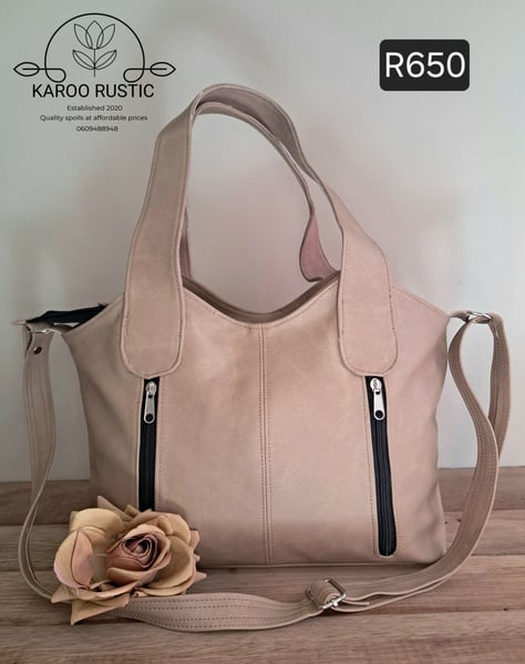 KR Classic Shoulder Bag