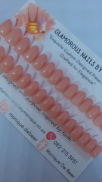 Medium Almond Classic Budget Luxury Press on Nail Set