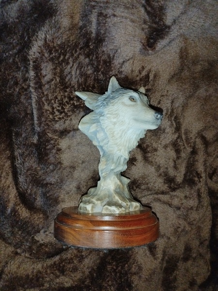 Wolf Sculpture (Lobo). Mill Greek Studios.