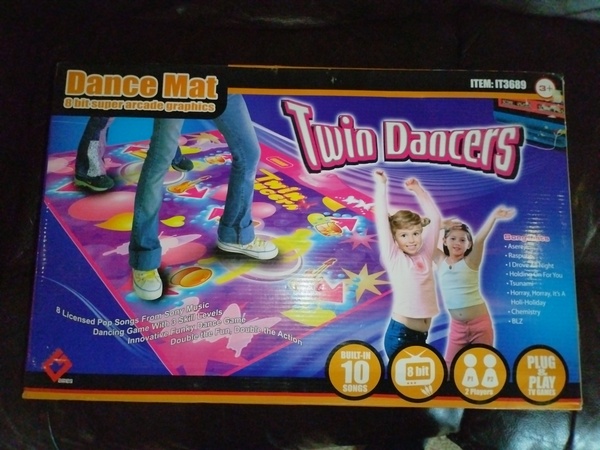 Dance Mat (Twin Dancers).
