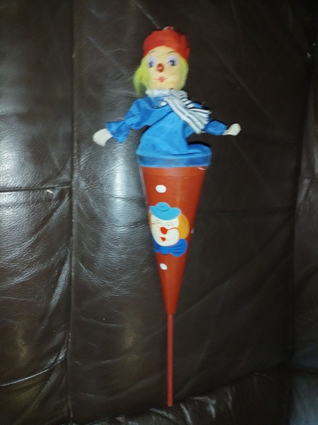 Vintage Push Up Peek A Boo Stick Cone Clown Puppet.